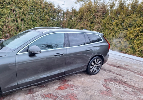 Volvo V60 cena 85000 przebieg: 93000, rok produkcji 2020 z Poznań małe 121